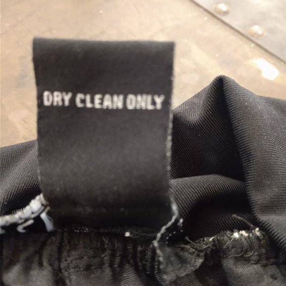 Carol Little Flair Skirt- Size M - Circles Design - Picture 4 of 6